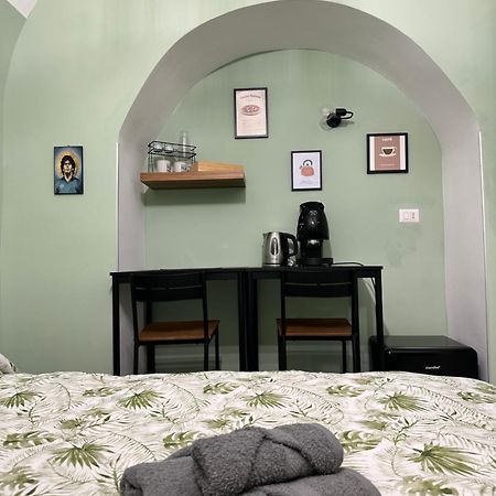 Casa Carmeli Bed & Breakfast เนเปิลส์ ภายนอก รูปภาพ