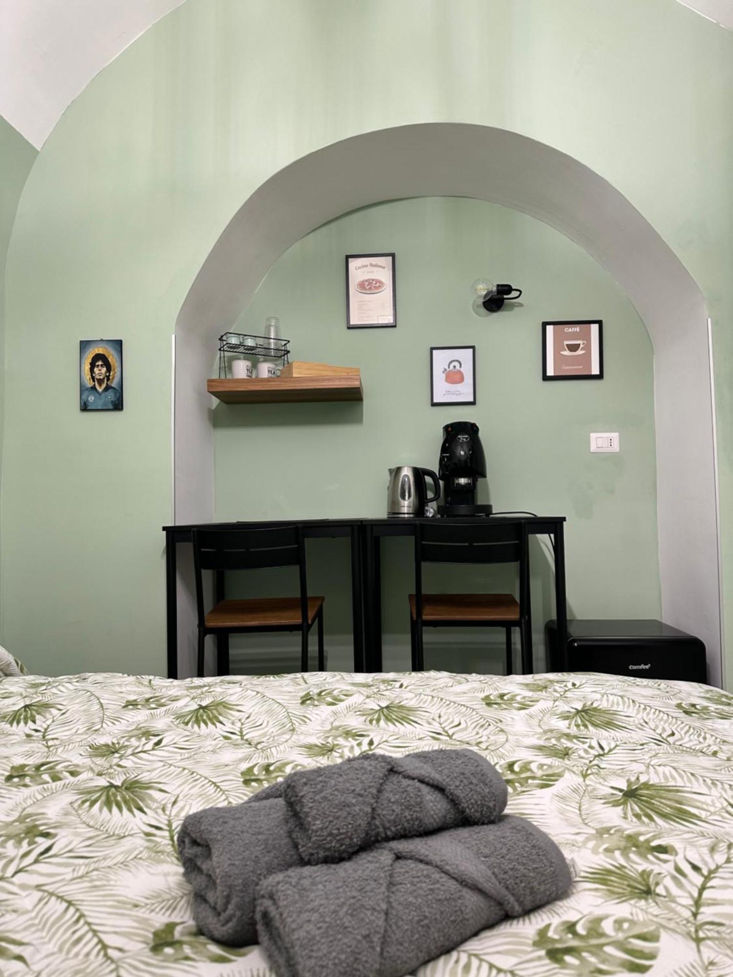 Casa Carmeli Bed & Breakfast เนเปิลส์ ภายนอก รูปภาพ