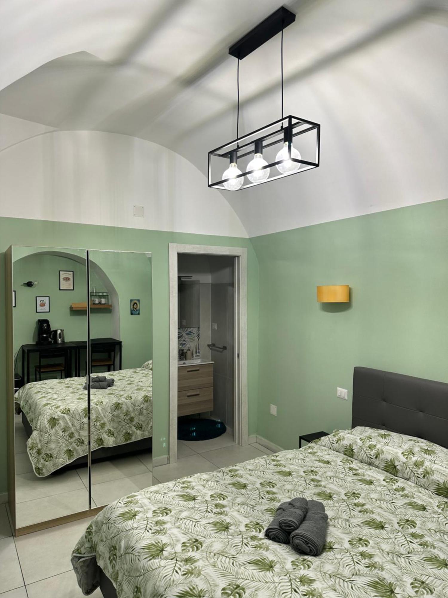 Casa Carmeli Bed & Breakfast เนเปิลส์ ภายนอก รูปภาพ