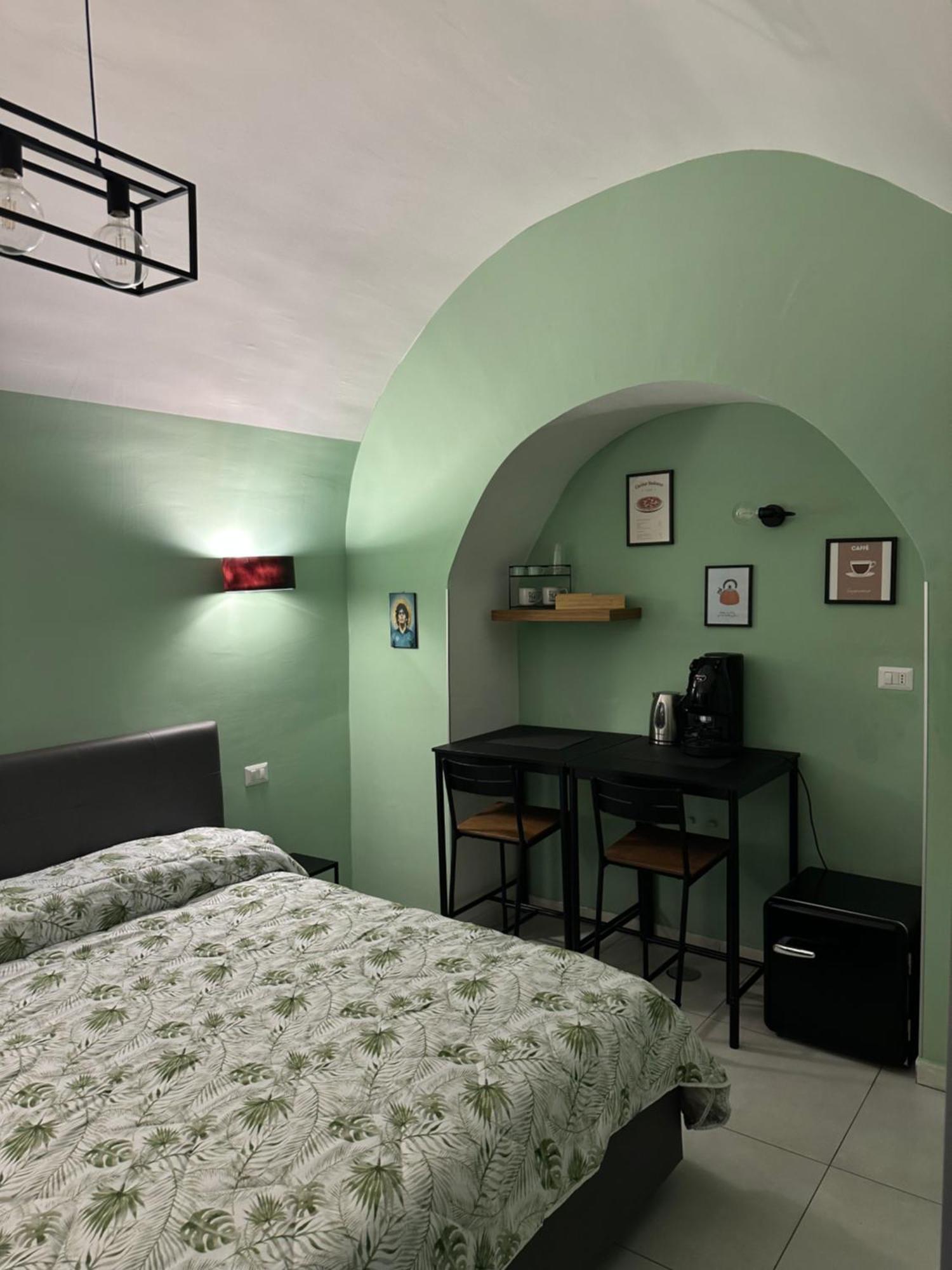 Casa Carmeli Bed & Breakfast เนเปิลส์ ภายนอก รูปภาพ