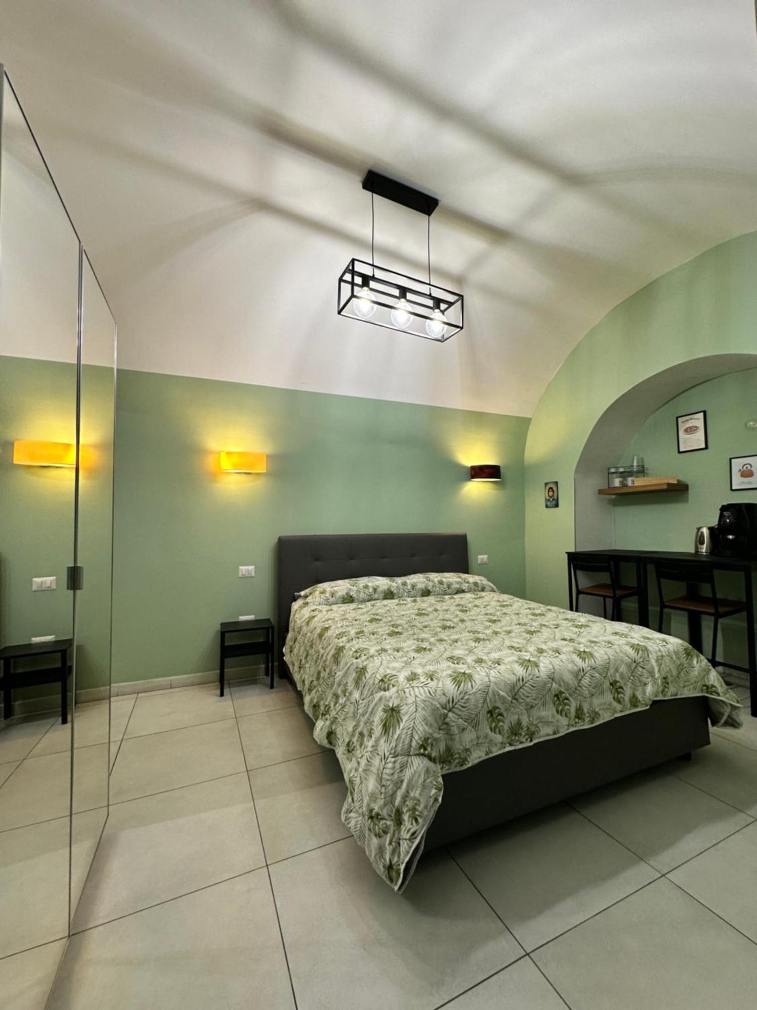 Casa Carmeli Bed & Breakfast เนเปิลส์ ภายนอก รูปภาพ