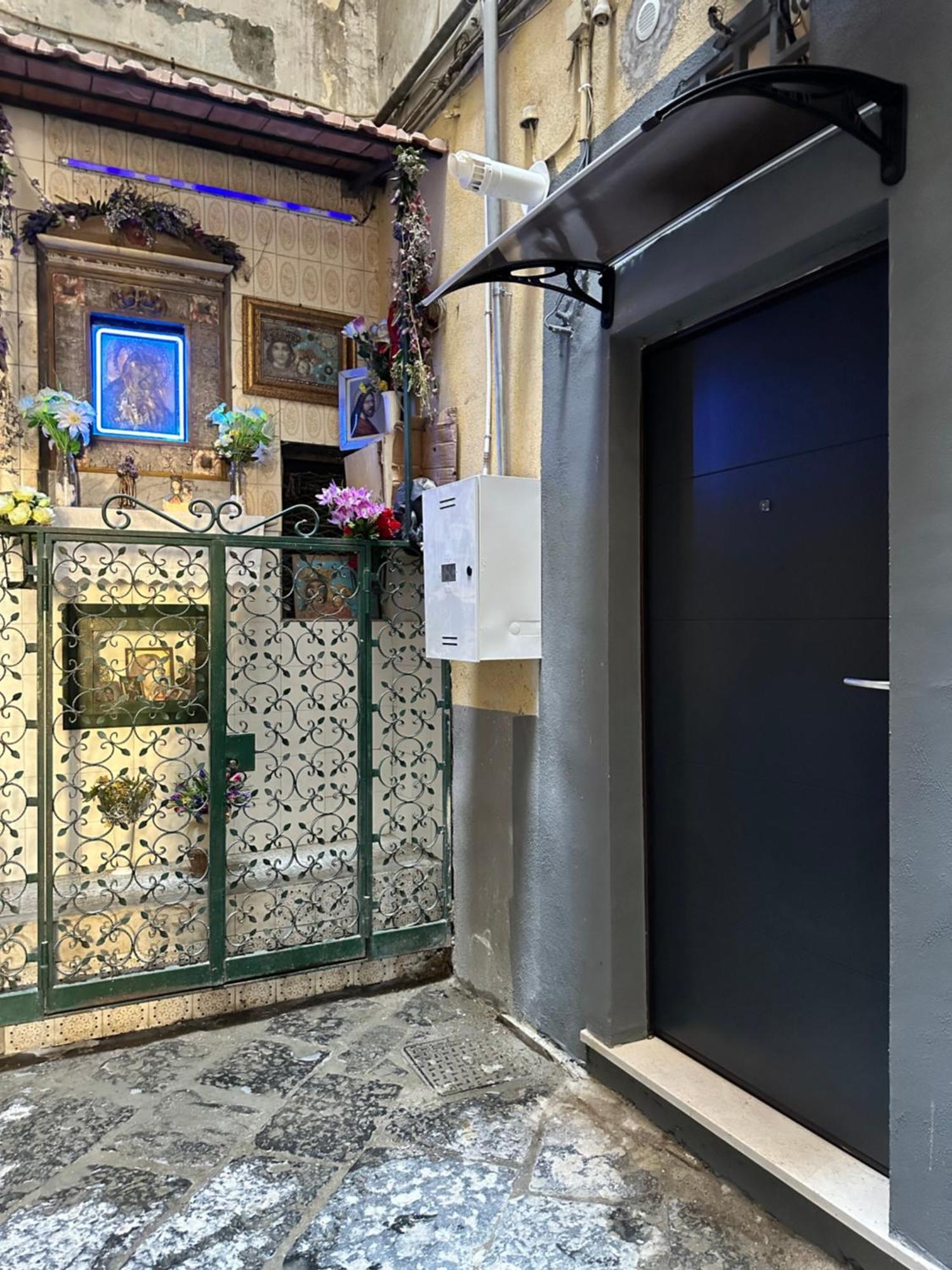 Casa Carmeli Bed & Breakfast เนเปิลส์ ภายนอก รูปภาพ